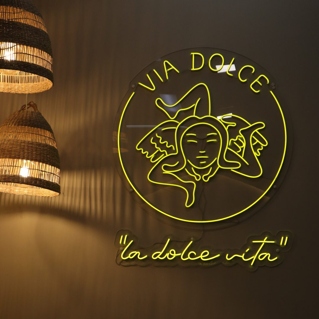 Diseño de interiores cafetería Via Dolce